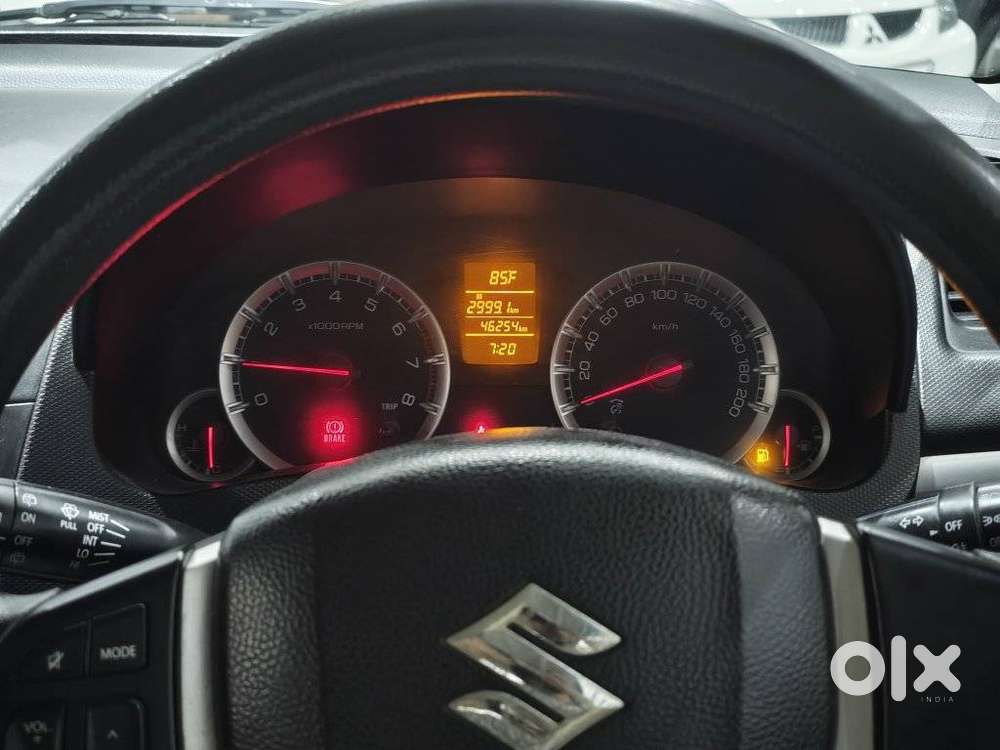Maruti Suzuki Swift Vvt Zxi, 2012, Petrol