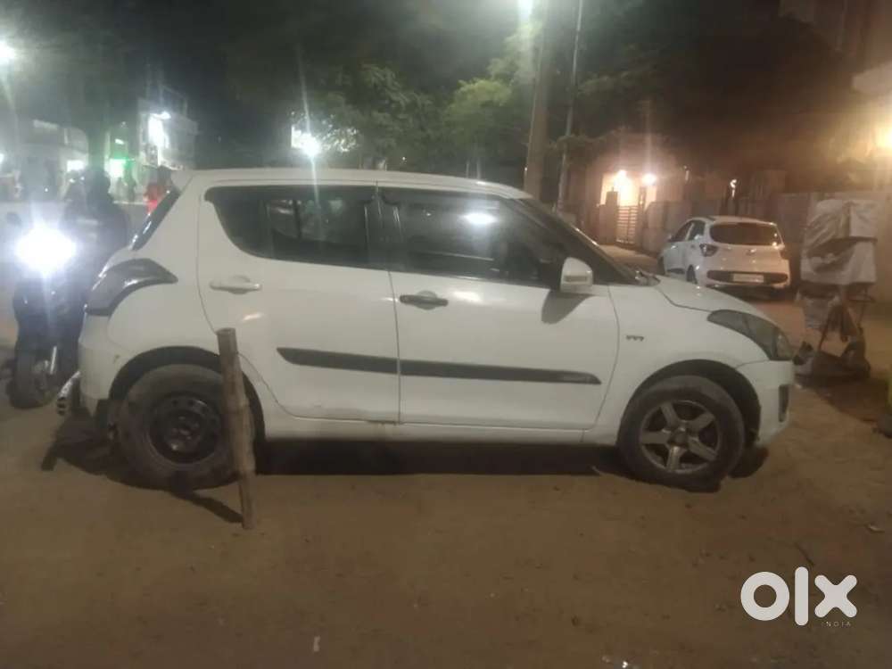Maruti Suzuki Swift Petrol 2012