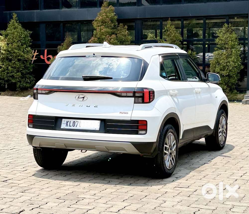 Hyundai Venue 1.0 S (o) Turbo Dct, 2024, Petrol