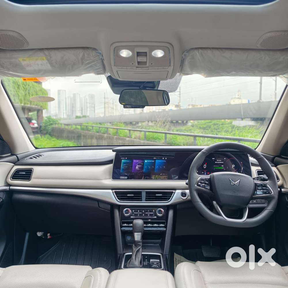 Mahindra Xuv700 Ax7l 6 Str At, 2025, Diesel