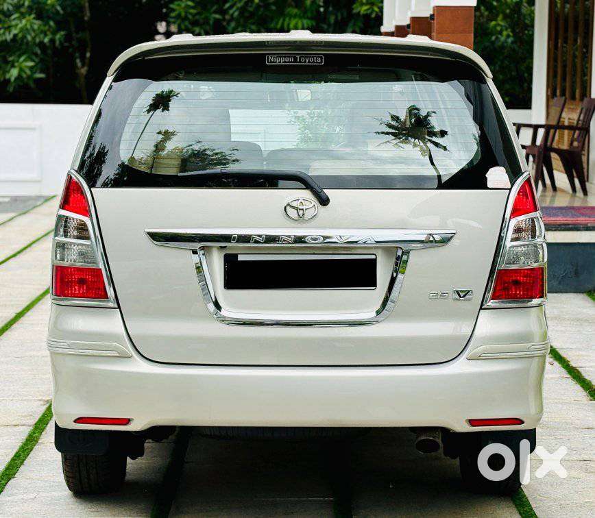Toyota Innova 2.5 V 8 Str, 2012, Diesel