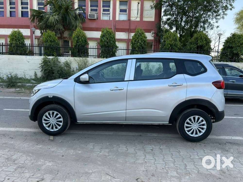 Renault Triber 1.0 Rxe, 2023, Petrol