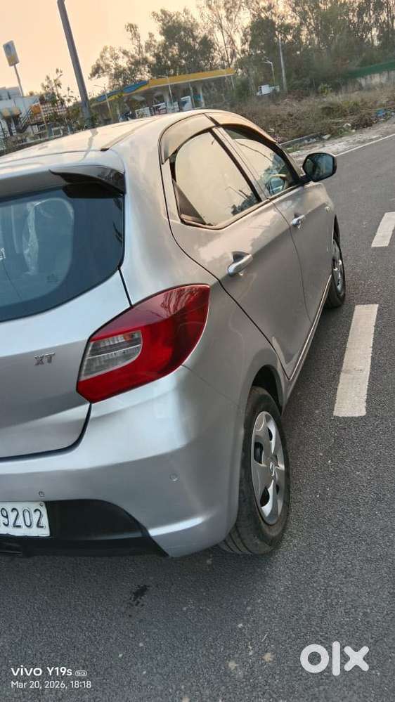 Tata Tiago 1.2 Revotron Xt (o), 2017, Petrol