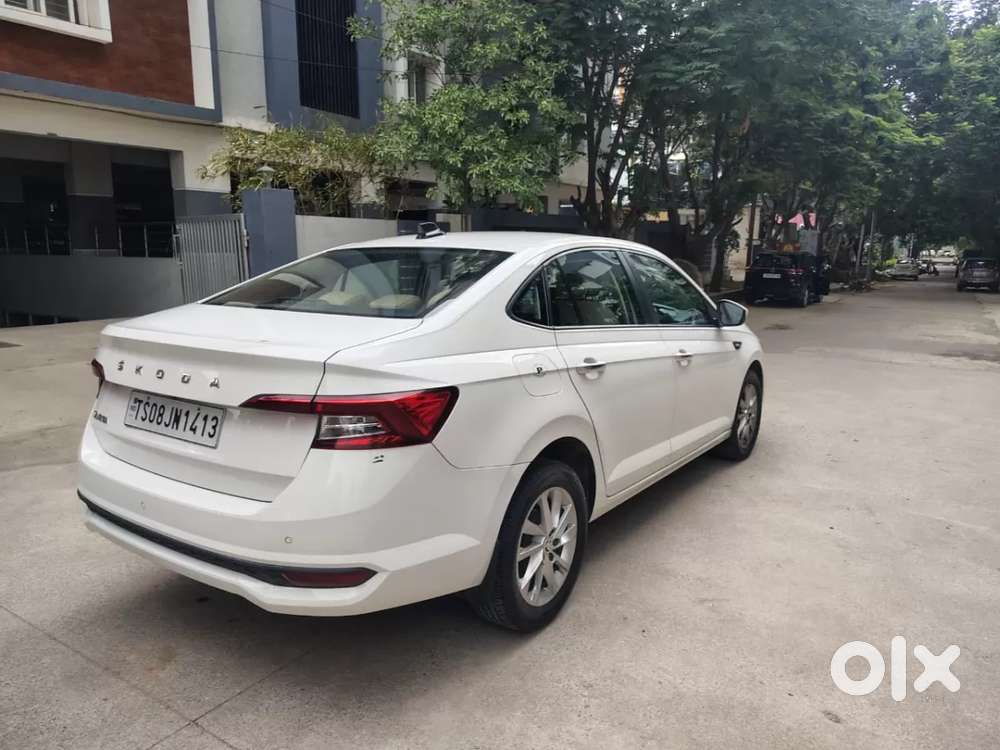 Skoda Slavia Ambition 1.0l Tsi At, 2022, Petrol