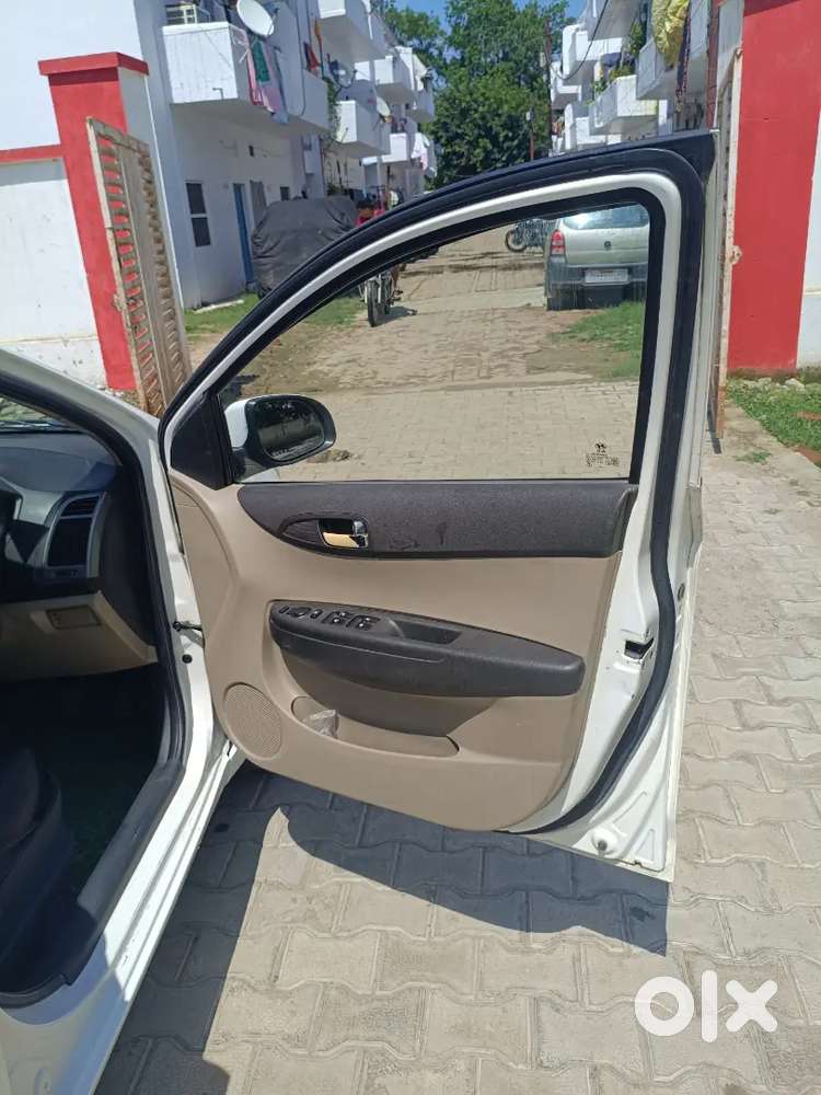 मिडिल क्लास के लोगों के लिए यह एक बहुत अच्छी कiर है