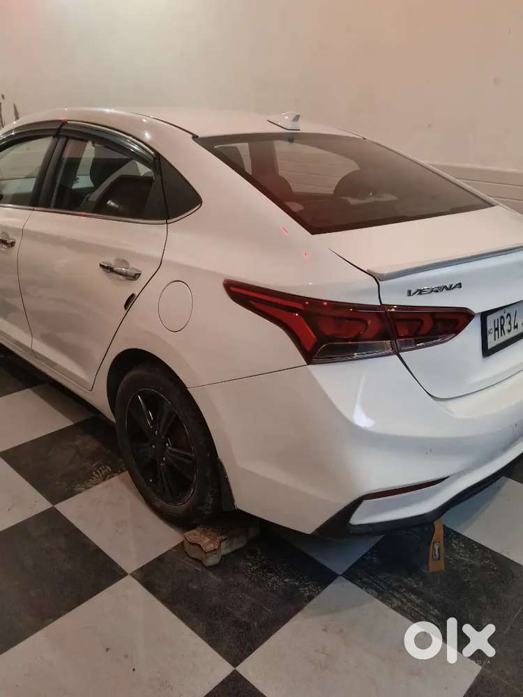 Hyundai Verna Crdi Sx 2018 Sunroof