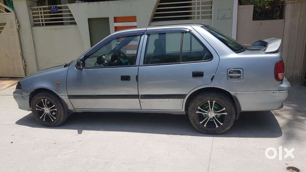 Maruti Suzuki Esteem Vx, 2001, Petrol