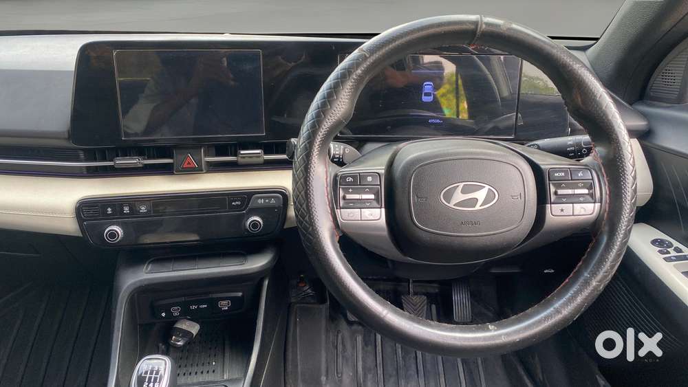 Hyundai Verna 1.5 Mpi Mt Sx (o), 2023, Petrol