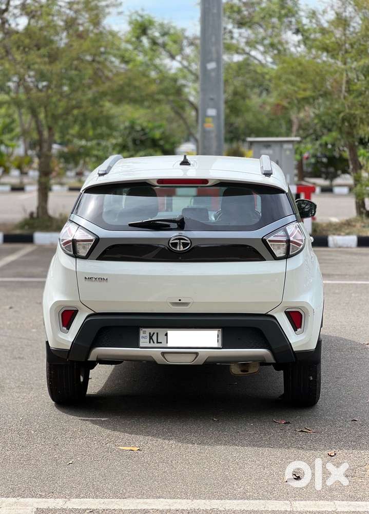 Tata Nexon 1.2 Revotron Xza Plus, 2020, Petrol