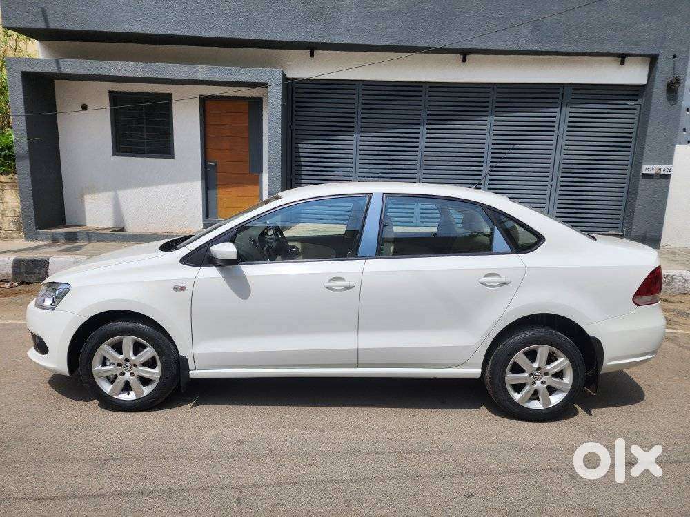 Volkswagen Vento 2010-2013 Petrol Highline, 2011, Petrol
