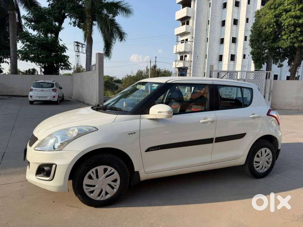 Maruti Suzuki Swift Vxi Abs Bsiv, 2016, Petrol