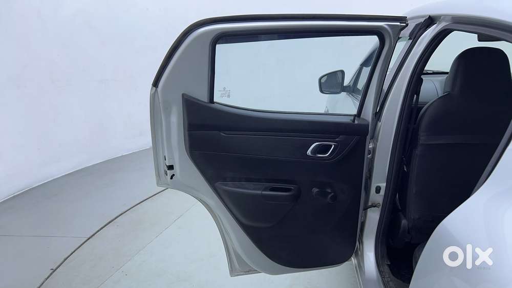 Renault Kwid 2019-ongoing 1.0 Rxt (o), 2018, Petrol