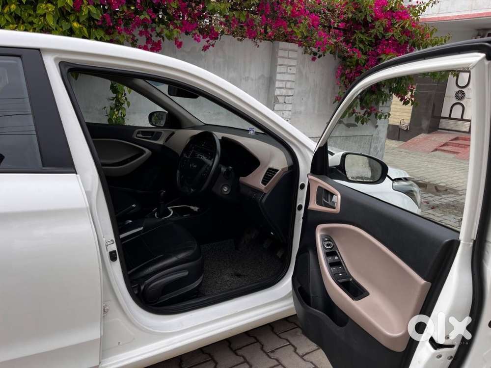 Hyundai I20 Sportz 2017/2018  Petrol  1st Owner  Excellent Conditio
