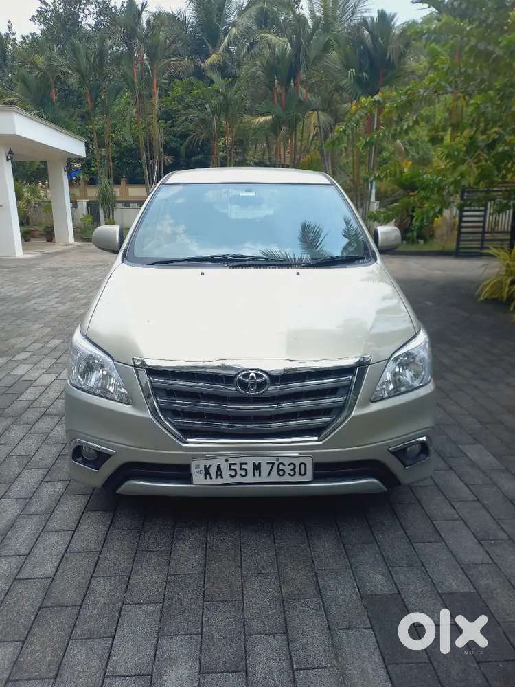 Toyota Innova 2015 Diesel 235000 Km Driven Negotiobl