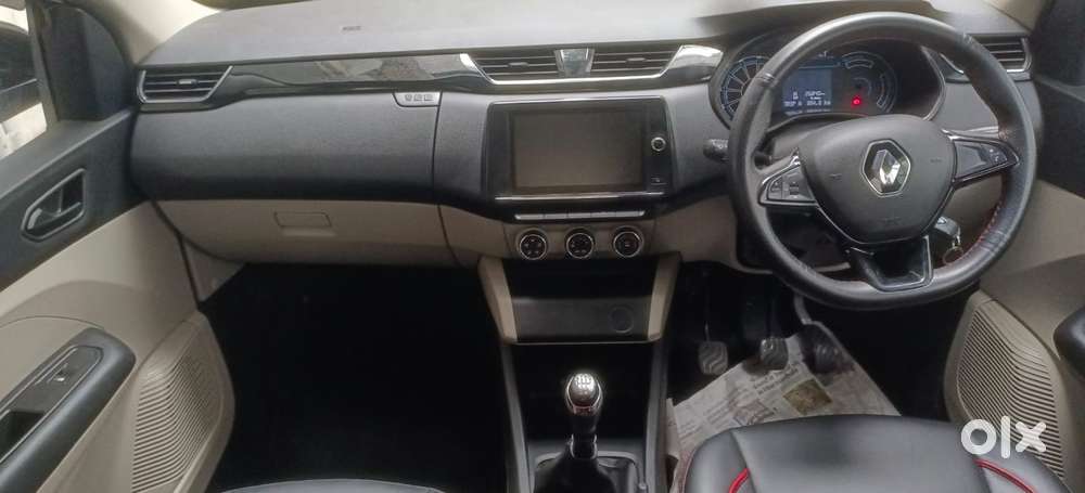 Renault Triber Rxt, 2022, Petrol