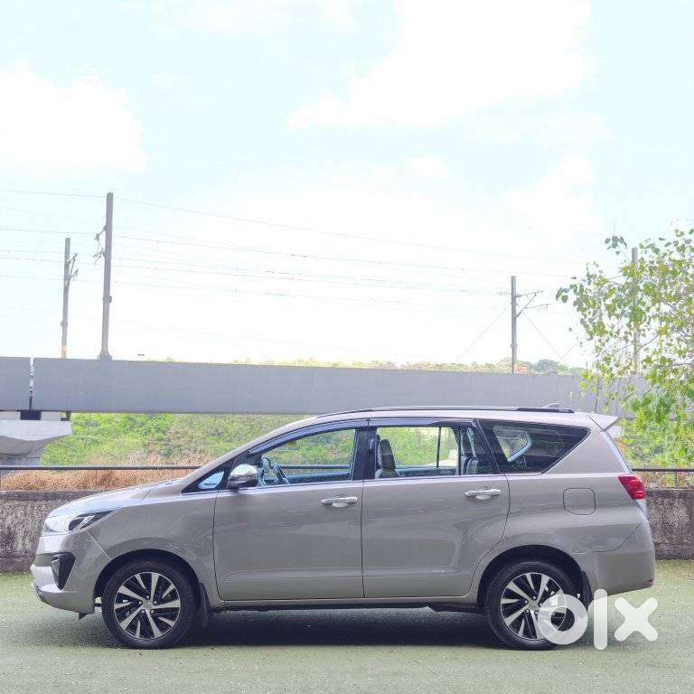 Toyota Innova Crysta [2020-ongoing] 2.7 Zx At 7 Str, 2022, Petrol