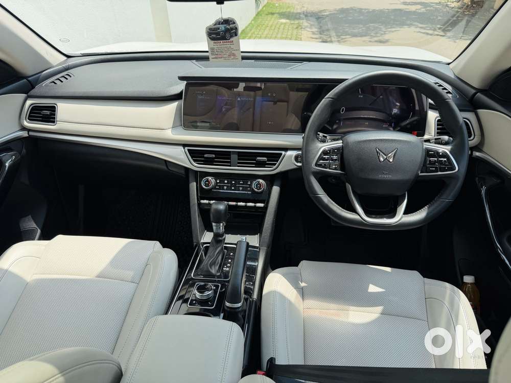 Mahindra Xuv700 2.2 Ax 7 Diesel At Str, 2022, Diesel