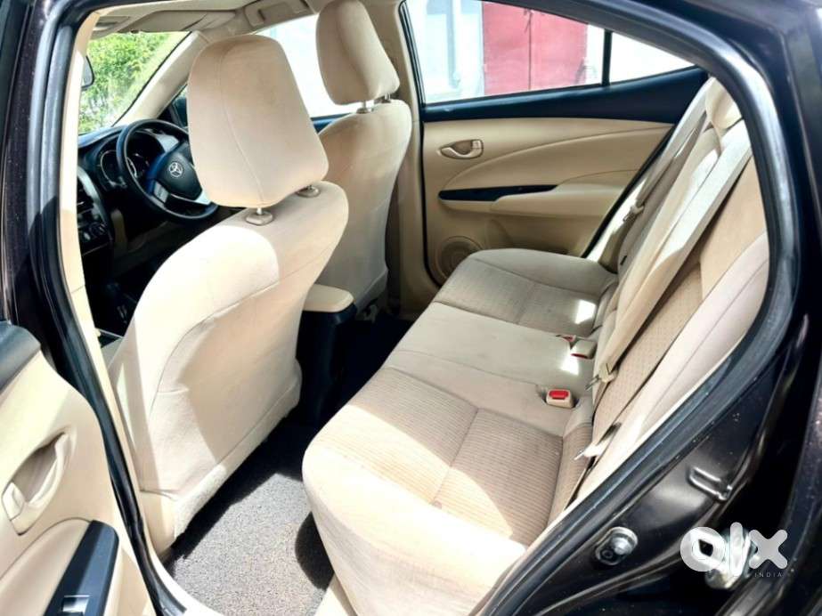 Toyota Yaris J Cvt, 2018, Petrol