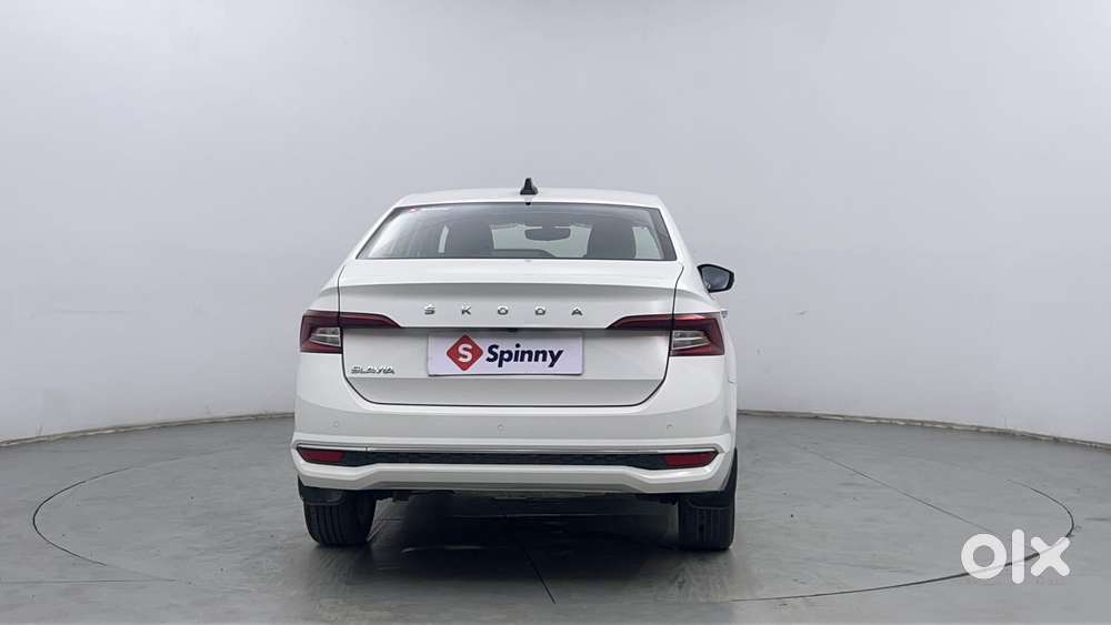 Skoda Slavia Style 1.0l Tsi Mt, 2022, Petrol