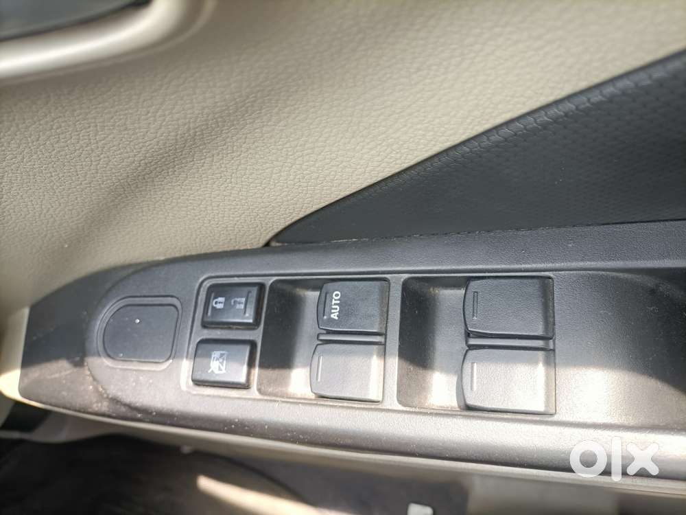 Maruti Suzuki Celerio Vxi Optional Amt, 2014