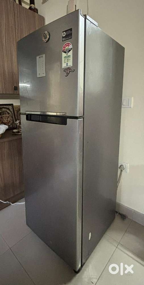 Samsung refrigerator 253 Litres  RT28M3424S8/HL