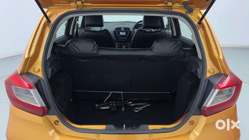 Tata Tiago Xza, 2017, Petrol