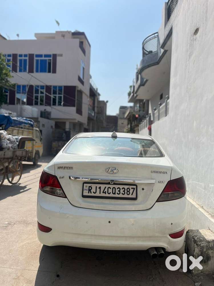 Hyundai Fluidic Verna 2012