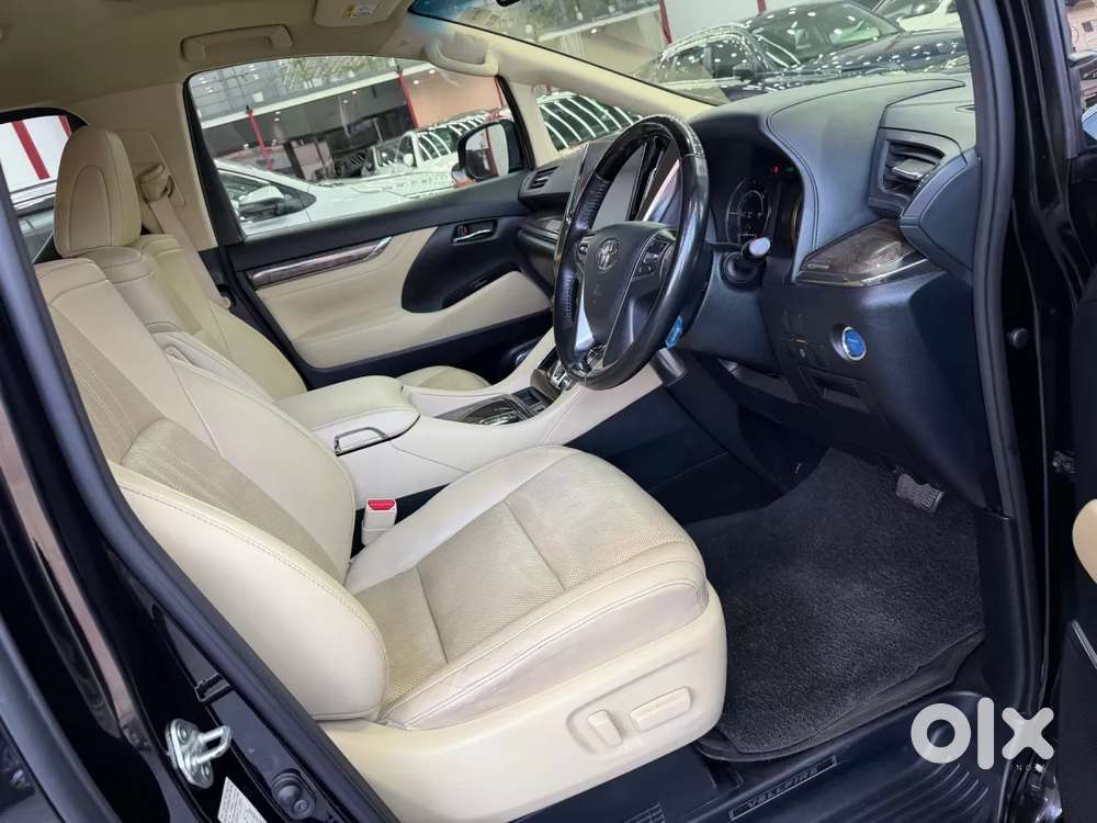 Toyota Vellfire 2.5 Hybrid, 2022, Petrol