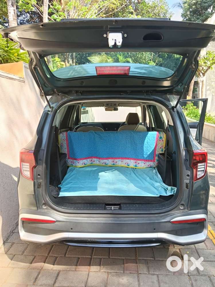 Kia Carens 2024 Petrol Well Maintained