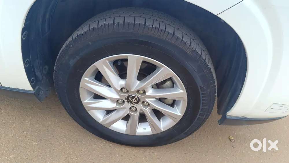 Toyota Innova Hycross 2023