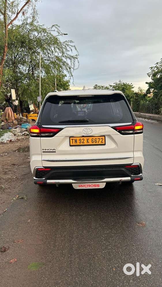 Toyota Innova Hycross 2024