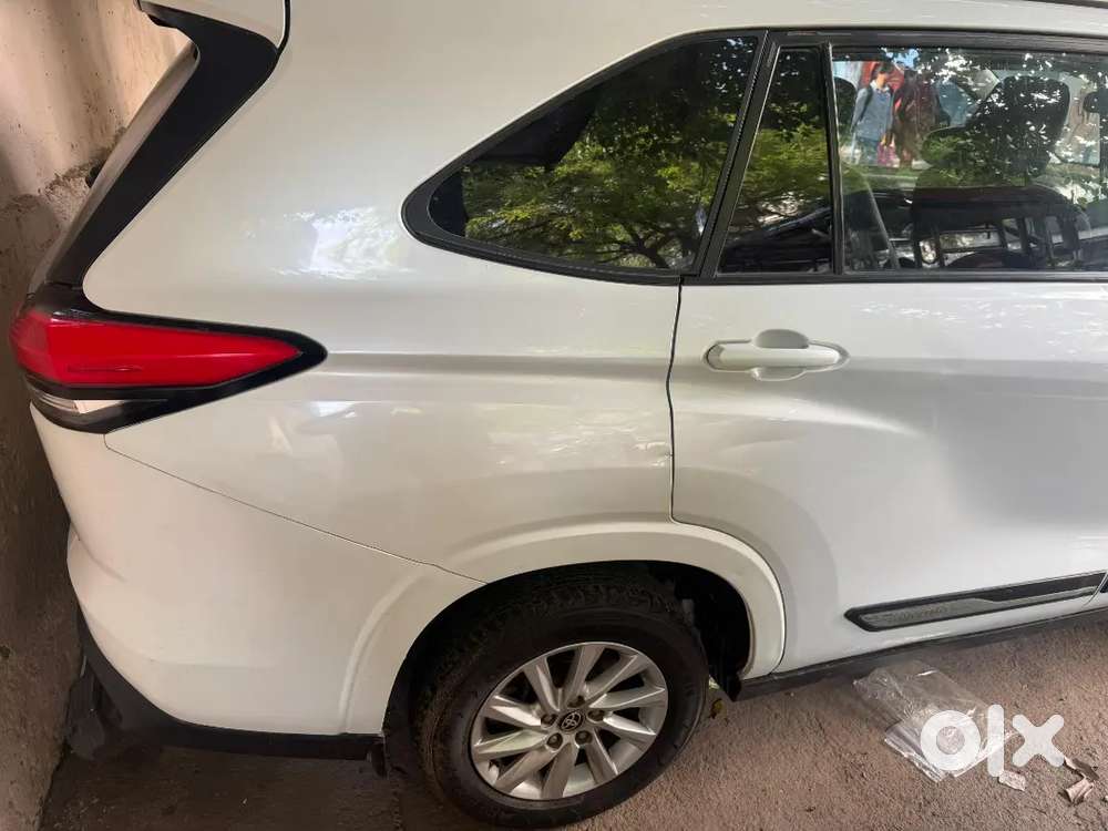 Toyota Innova Hycross 2023 Petrol Good Condition