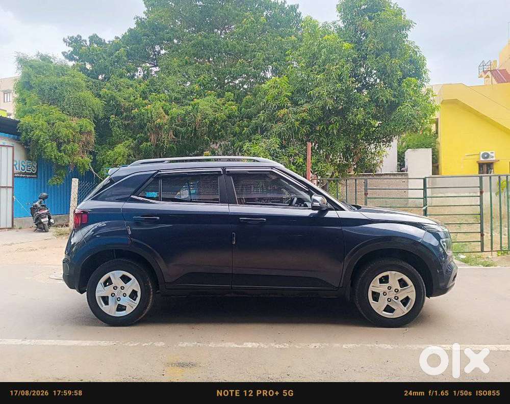 Hyundai Venue S Plus Mt 1.2 Kappa, 2022, Petrol