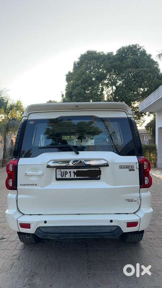 Mahindra Scorpio S11