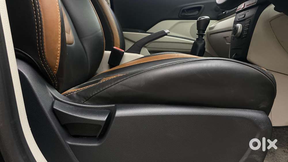 Mahindra Xuv300 W4, 2023, Petrol