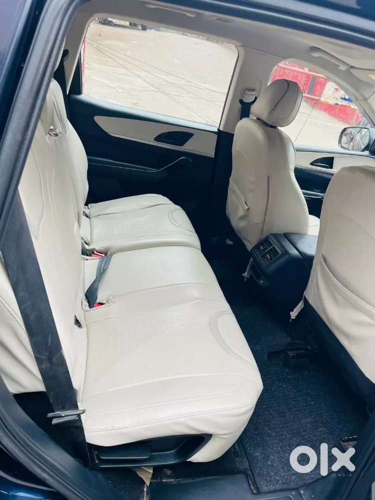 Mahindra Xuv700 2022 Diesel 82546 Km Driven