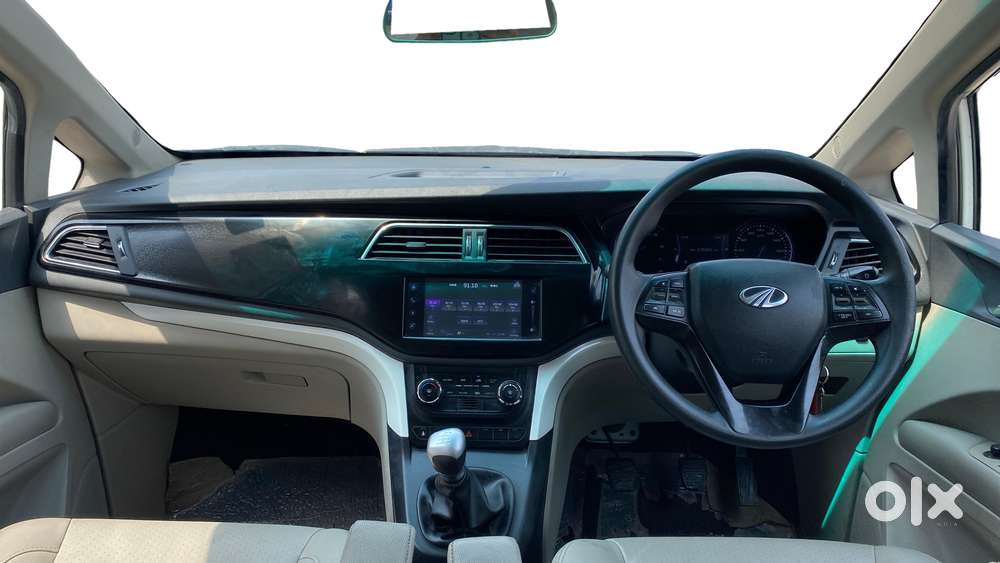 Mahindra Marazzo M8, 2018, Diesel
