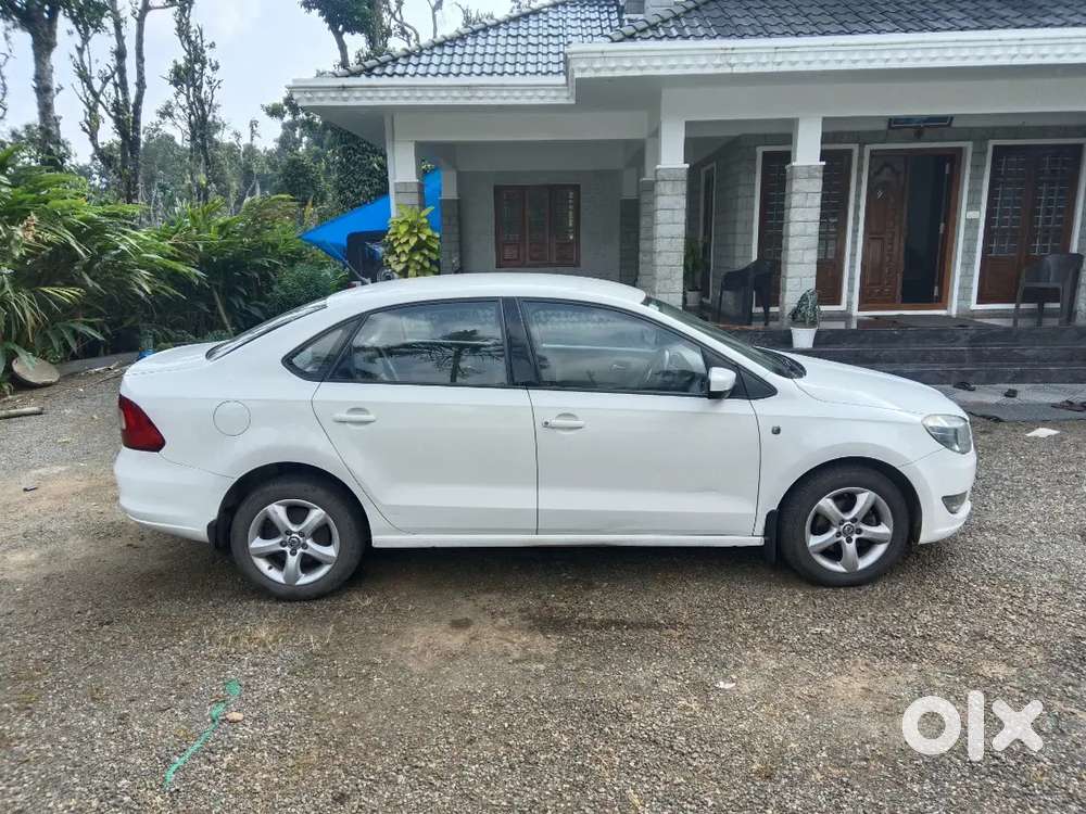 Skoda Rapid 1.6 Elegance 2013