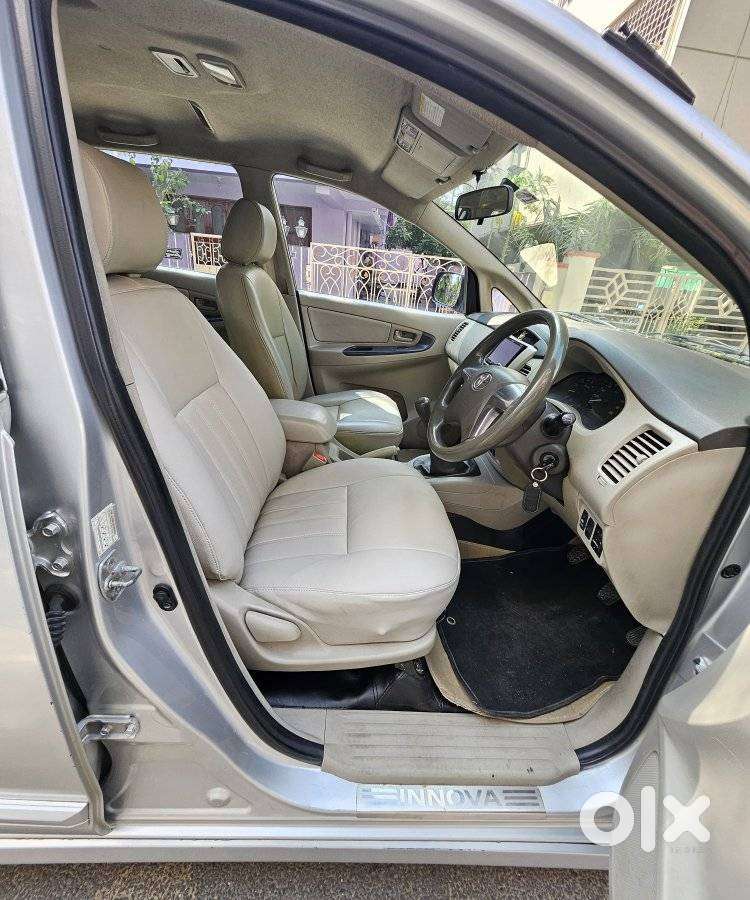 Toyota Innova 2.5 G (diesel) 7 Seater Bs Iv, 2014, Diesel