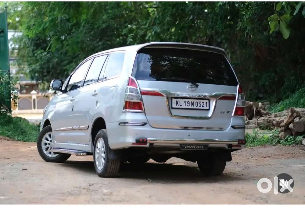 Toyota Innova 2012