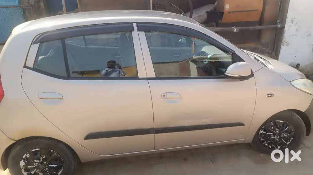 Hyundai I10 Sportz 2011