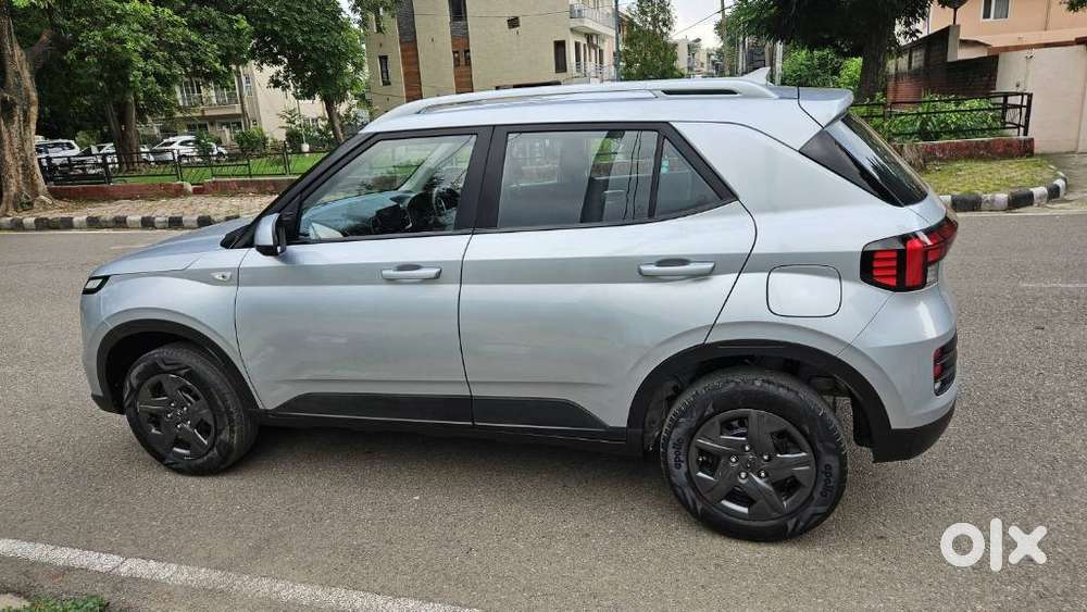 Hyundai Venue 1.2 S (o), 2023, Petrol