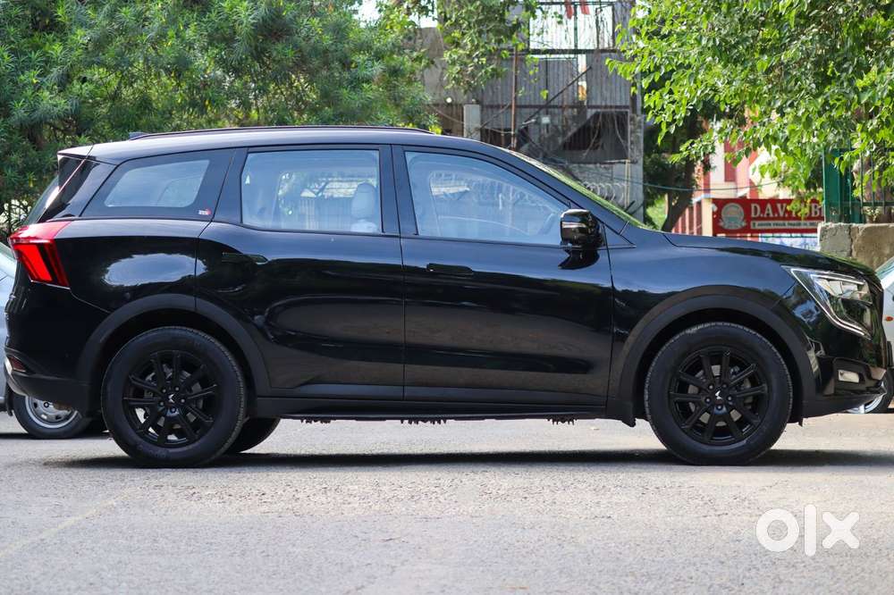 Mahindra Xuv700 2.0 Ax 7 Petrol At Luxury Pack Str, 2024, Petrol