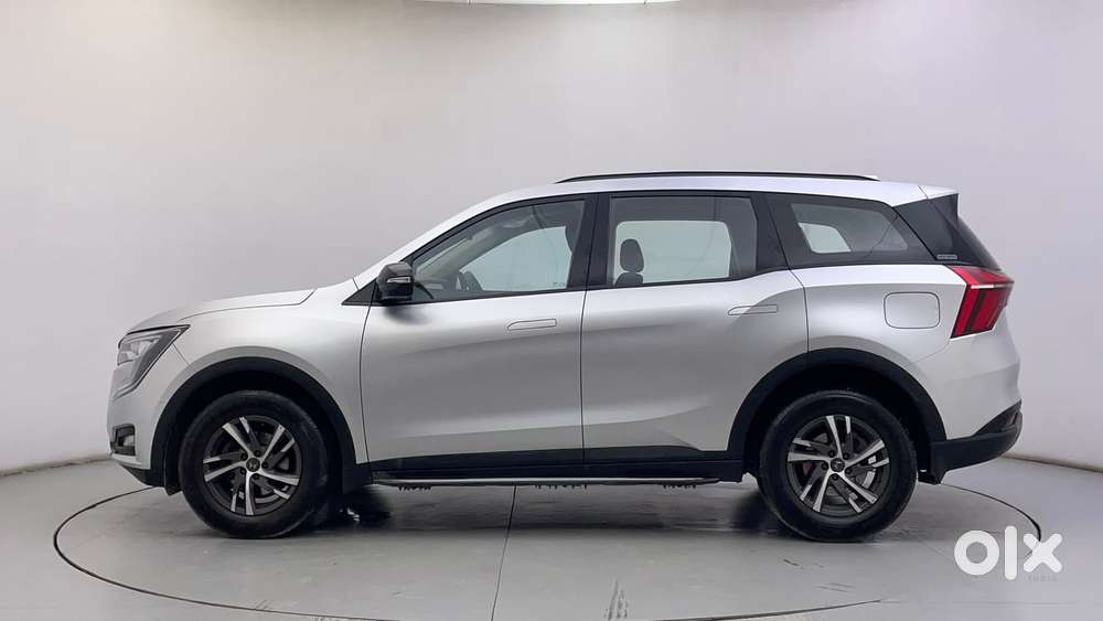 Mahindra Xuv700 2.0 Ax 5 Petrol At Str, 2022, Petrol