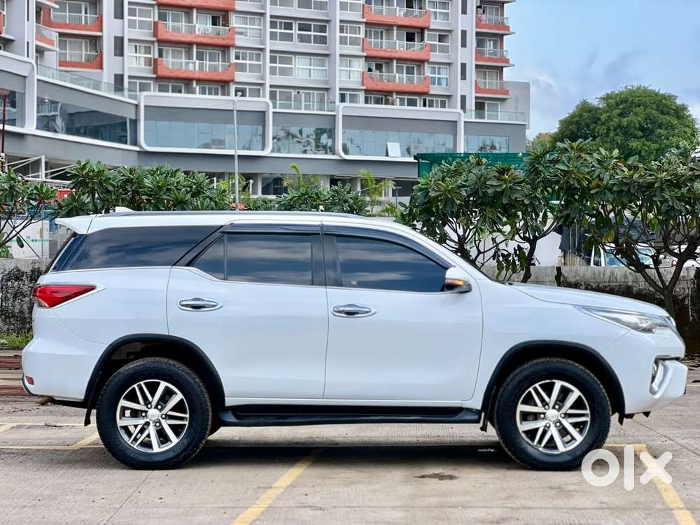 Toyota Fortuner 4x4 Manual Limited Edition, 2018, Diesel