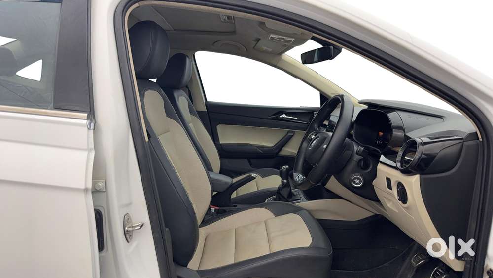 Skoda Slavia Style 1.0l Tsi Mt, 2024, Petrol