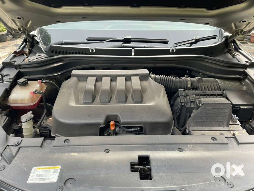 2022 Mahindra Xuv700 Ax 7 Petrol At | 35,000 Km | 7 Seater | Sunroof