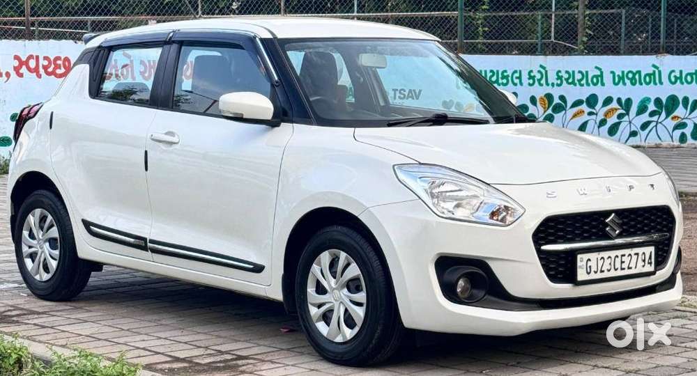 Maruti Suzuki Swift Vxi + Manual, 2022, Petrol