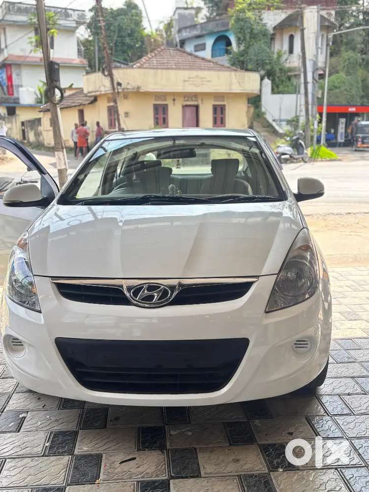 Hyundai I20 2011 Petrol Well Sportz Variant 109000 Km Neat Interior