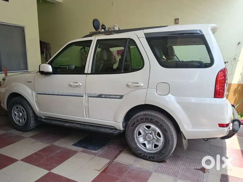 Tata Safari Storme 2016 Diesel 100000 Km Driven